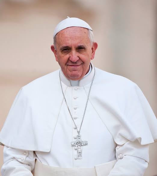 Paus Fransiskus Memicu Desas-desus Tentang Pengunduran Diri